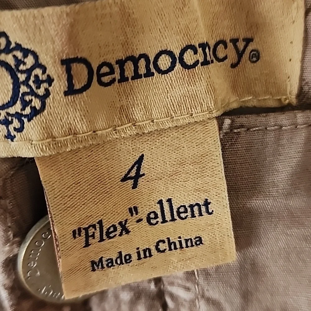 Democracy Floral Tan Cropped Jeans - Picture 4 of 8